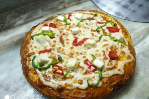 Singh pizza image