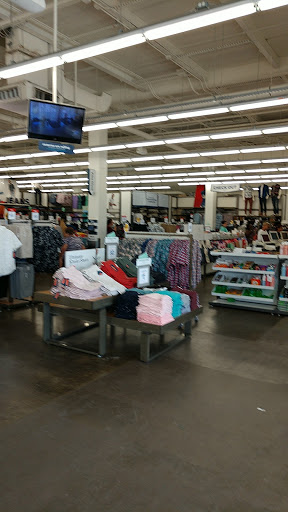 Clothing Store «Old Navy», reviews and photos, 20505 S Dixie Hwy, Cutler Bay, FL 33189, USA