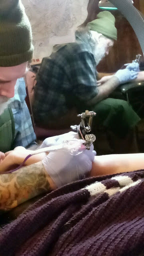 Tattoo Shop «The Mercy Seat», reviews and photos, 210 E 16th St, Kansas City, MO 64108, USA