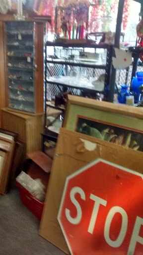 Thrift Store «L S Thrift Store», reviews and photos, 915 E 1st Ave, Mt Dora, FL 32757, USA