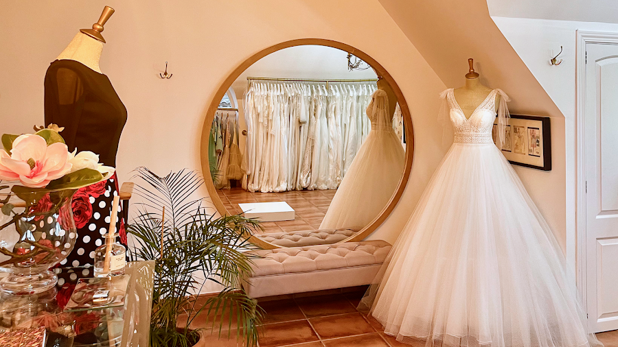 El Atelier de La Tienda de Mónica Vestidos De Novia Fiesta Y Ceremonia