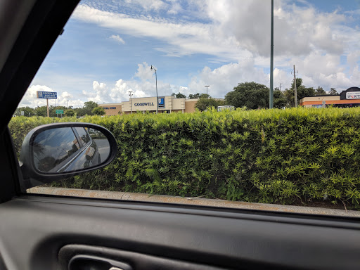 Shopping Mall «Lake Village Shopping MallKitchengaets», reviews and photos, 10601 US-441, Leesburg, FL 34788, USA