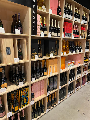 Liquor Store «Zachys Wine & Liquor», reviews and photos, 16 East Pkwy, Scarsdale, NY 10583, USA