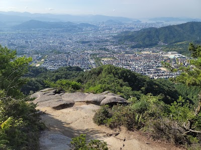 八畳岩