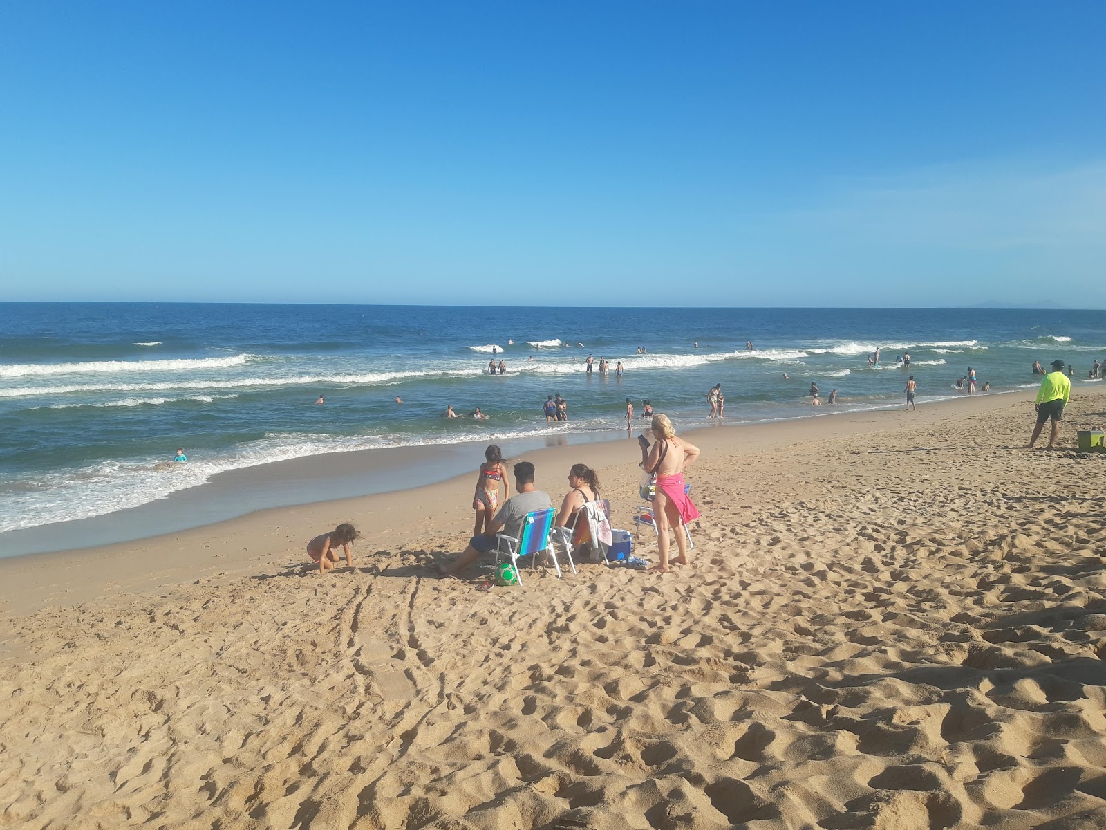 Foto van Strand Barra do Itapocu met turquoise water oppervlakte