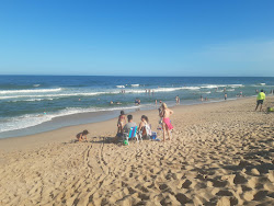 Photo de Plage de Barra do Itapocu avec rivage droit, long