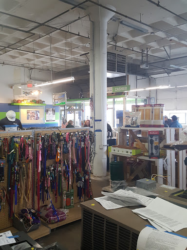 Building Materials Store «Habitat For Humanity ReStore Elgin», reviews and photos, 800 N State St, Elgin, IL 60123, USA