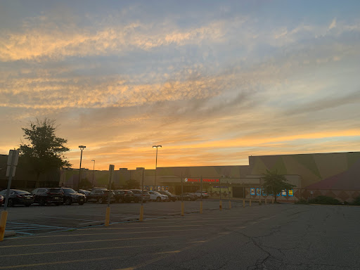 Movie Theater «Regal Cinemas Hadley Theatre 16», reviews and photos, 1000 Corporate Ct, South Plainfield, NJ 07080, USA