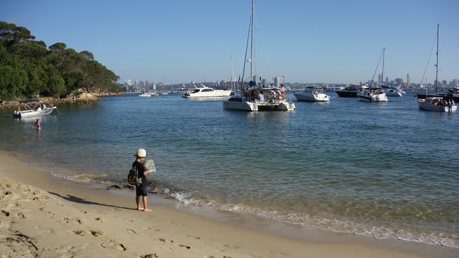 Foto van Athol Beach met direct strand