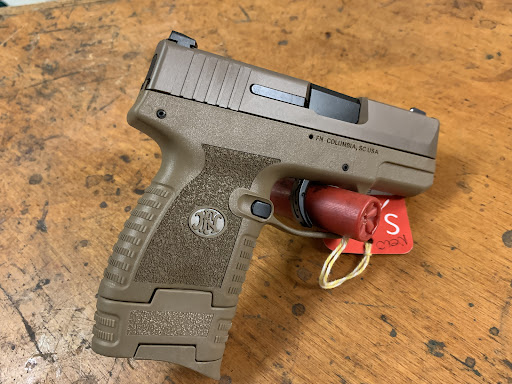 Gun Shop «Bergen Sporting Goods», reviews and photos, 649 Bergen Blvd, Ridgefield, NJ 07657, USA