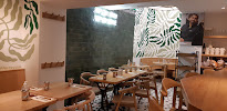 Atmosphère du Restaurant libanais Qasti Bistrot - Rue Saint-Martin à Paris - n°17