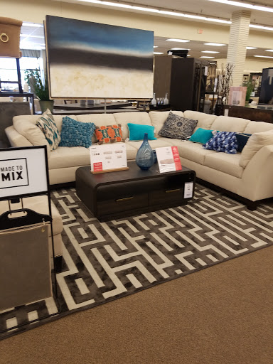 Furniture Store «Value City Furniture», reviews and photos, 6116 Grand Ave, Gurnee, IL 60031, USA