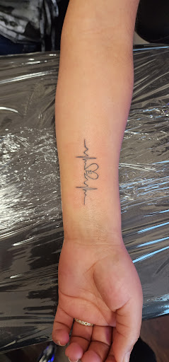 Explore hair stylist tattoo ideas, creative tattoo ideas in Cary, available at EL ZORRO TATTOO and piercing