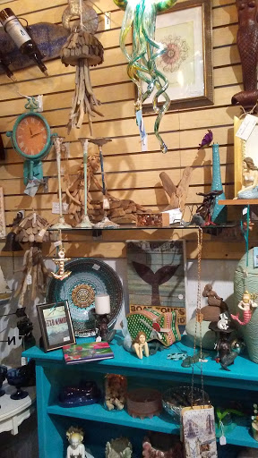 Shopping Mall «West End Garage, Cape May», reviews and photos, 484 W Perry St, Cape May, NJ 08204, USA