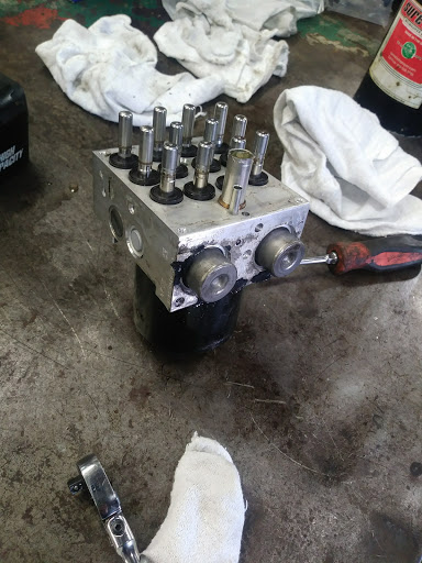 Auto Repair Shop «Rad Air Complete Car Care and Tire Centers», reviews and photos, 27051 Detroit Ave, Westlake, OH 44145, USA