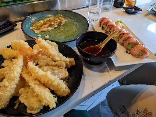 Lucky AF: Asian Fusion & Sushi