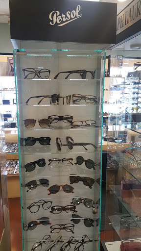 Optician «Chic Optique», reviews and photos, 2228 Wilton Dr, Wilton Manors, FL 33305, USA