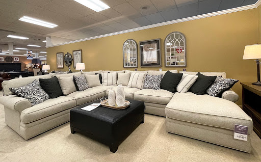 Furniture Store «Raymour & Flanigan Furniture and Mattress Store», reviews and photos, 629 Snyder Rd, Reading, PA 19605, USA