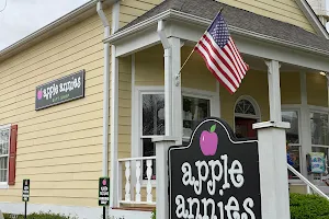 Apple Annies image