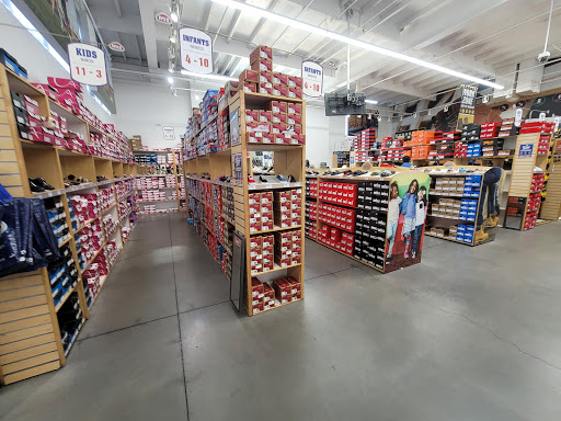 Shoe Store «WSS», reviews and photos, 460 San Fernando Mission Blvd, San Fernando, CA 91340, USA