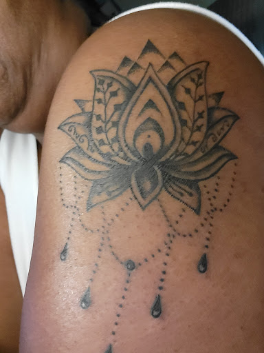 Tattoo Shop «VATO LOCO TATTOO STUDIO», reviews and photos, 1416 W Arkansas Ln, Arlington, TX 76013, USA