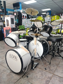 Laser World Music Store - Photo 5 - Car repair in Arecibo, Puerto Rico, Arecibo