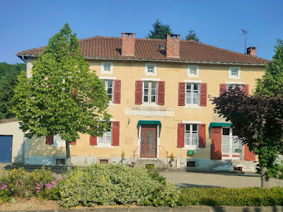 L' ancienne Gendarmerie à Saint-Laurent-sur-Gorre