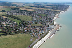 Foto von Strand von Rottingdean mit lange, gerade küste