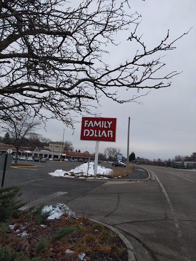 Dollar Store «FAMILY DOLLAR», reviews and photos, 21 Lakeland Plaza, Fox Lake, IL 60020, USA