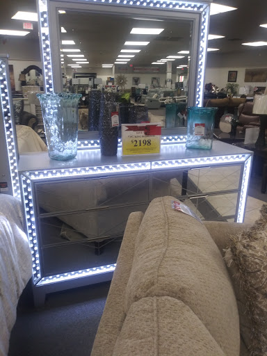 Furniture Store «Badcock Home Furniture & More of South Florida», reviews and photos, 19600 S Dixie Hwy, Cutler Bay, FL 33157, USA