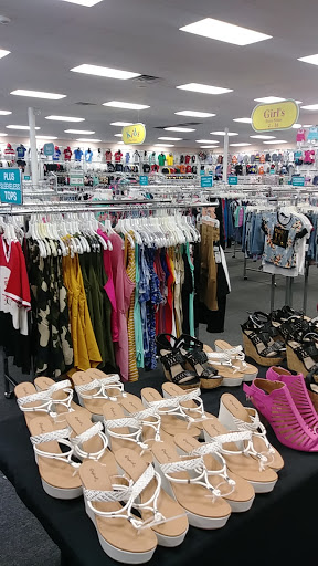 Clothing Store «Citi Trends», reviews and photos, 219 W Kingsley Rd, Garland, TX 75041, USA