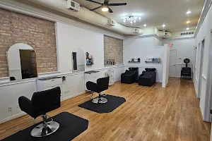 Roots & Cuttery Glamour Salon image