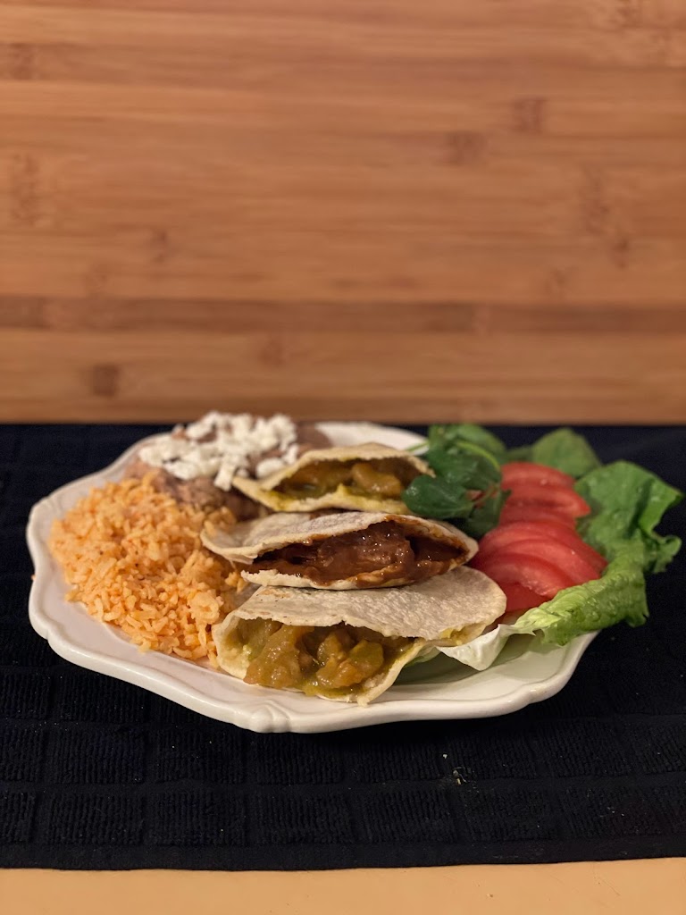 Del Rancho Pal Rancho. TAQUERIA 77845