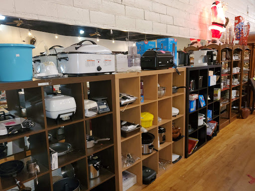 Thrift Store «Brother Bennos Thrift Shop», reviews and photos