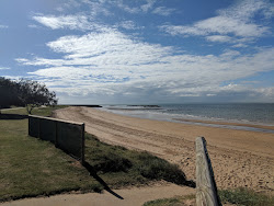 Queens Beach'in fotoğrafı - rahatlamayı sevenler arasında popüler bir yer