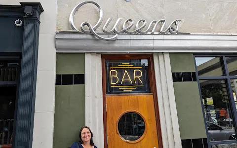 Queens Bar Detroit image