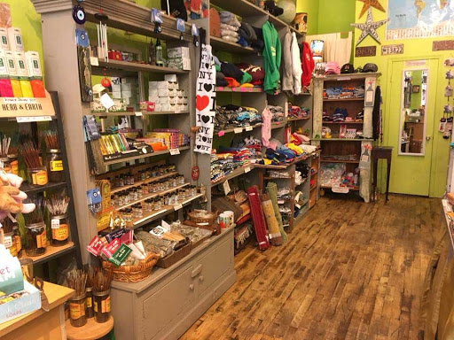 Gift Shop «Gift Man: Brooklyn Gifts & Souvenirs {Est.1982}», reviews and photos, 176 5th Ave, Brooklyn, NY 11217, USA