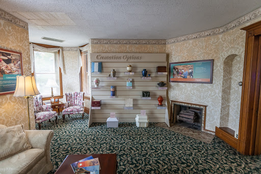 Funeral Home «Webb Noonan Kidd Funeral Home», reviews and photos, 240 Ross Ave, Hamilton, OH 45013, USA