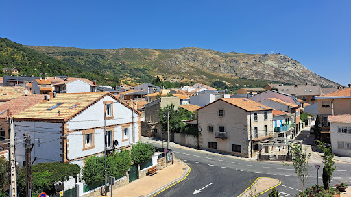 Hostal Mirasierra en Bustarviejo
