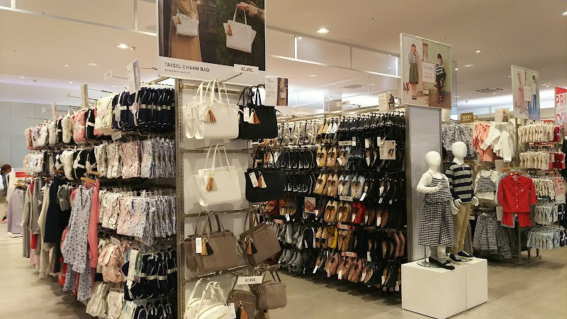 ジーユー イオンタウン鈴鹿店 三重県鈴鹿市庄野羽山 衣料品店 グルコミ