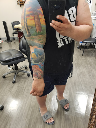 Tattoo Shop «Red 5 Tattoo», reviews and photos, 829 Lynnhaven Pkwy #121, Virginia Beach, VA 23452, USA
