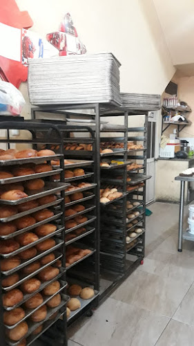 Opiniones de Panaderia Delicias & Sabores en La Troncal - Tienda de ultramarinos