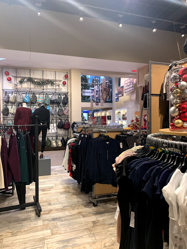 Sporting Goods Store «SCHEELS», reviews and photos, 6503 W 135th St, Overland Park, KS 66223, USA