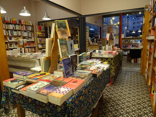 Librairie Le Rideau Rouge Paris