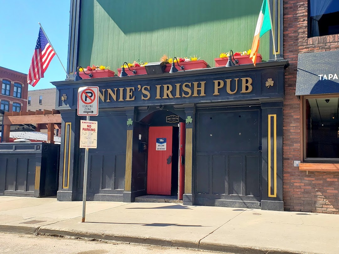 Annies Irish Pub