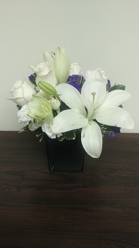Florist «Chalet Florist», reviews and photos, 12250 Harlem Ave, Palos Heights, IL 60463, USA