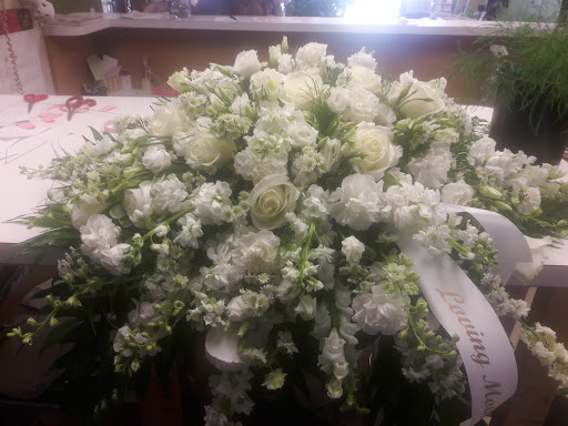 Florist «The Village Flower Shop», reviews and photos, 132 S Addison St, Bensenville, IL 60106, USA