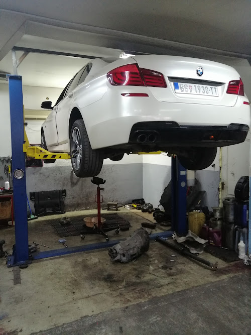  alt='Po dogovoru je dovežen auto, ostavljen je duže od 24h, na kraju je odbio da radi pošto je zaključio da je to veliki posao a'