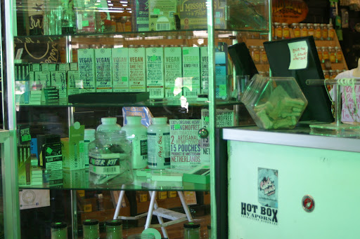 Tobacco Shop «Hypnotized Smoke Shop», reviews and photos, 2967 Patterson Rd, Florissant, MO 63031, USA