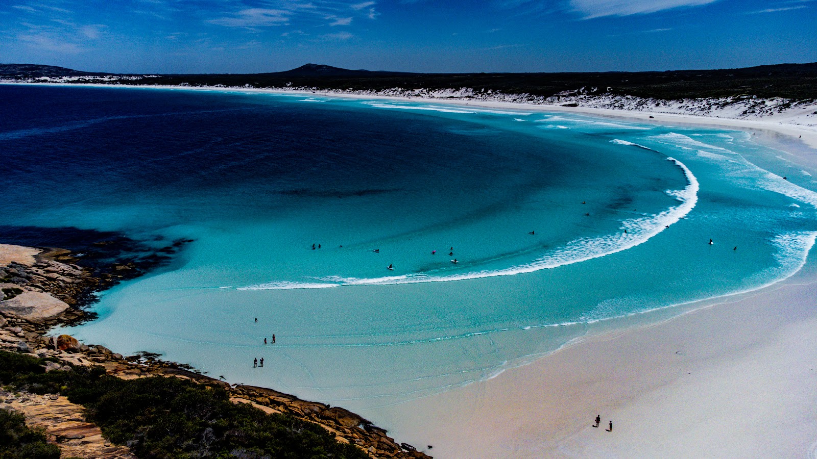 Foto von Wharton Beach mit feiner weißer sand Oberfläche